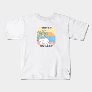 Serene Sunset: Loppi Tokki Bunny's Beachside Sunset Watch Kids T-Shirt